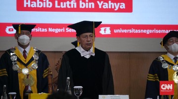 Gelar Doktor Kehormatan untuk Habib Luthfi didasarkan pada kiprah Luthfi menjaga semangat kebangsaan, mengobarkan nasionalisme, mempromosikan Islam moderat.