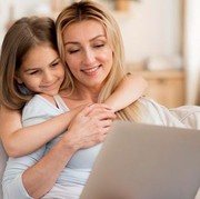 Selamat Hari Ibu! 6 Negara Ini Rayakan Hari Ibu Secara Unik, Ada yang Sampai 'Ikat' Sang Ibu!