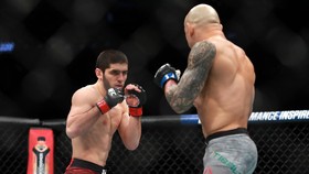 Ranking UFC: Islam Makhachev Melesat, McGregor Makin Jeblok