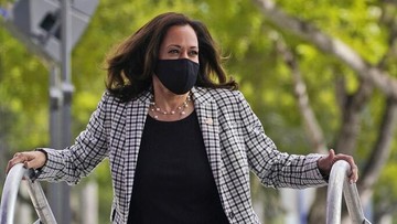Bongkar Masa Lalu dengan Suami, Kamala Harris: Kami Dijebak dalam Kencan Buta