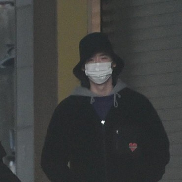 5 Foto Terbaru Lee Jong Suk yang Sebentar Lagi Kelar Wamil