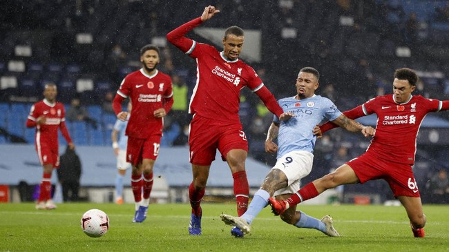 Manchester City dan Liverpool harus puas bermain imbang dalam laga Liga Inggris di Stadion Etihad.