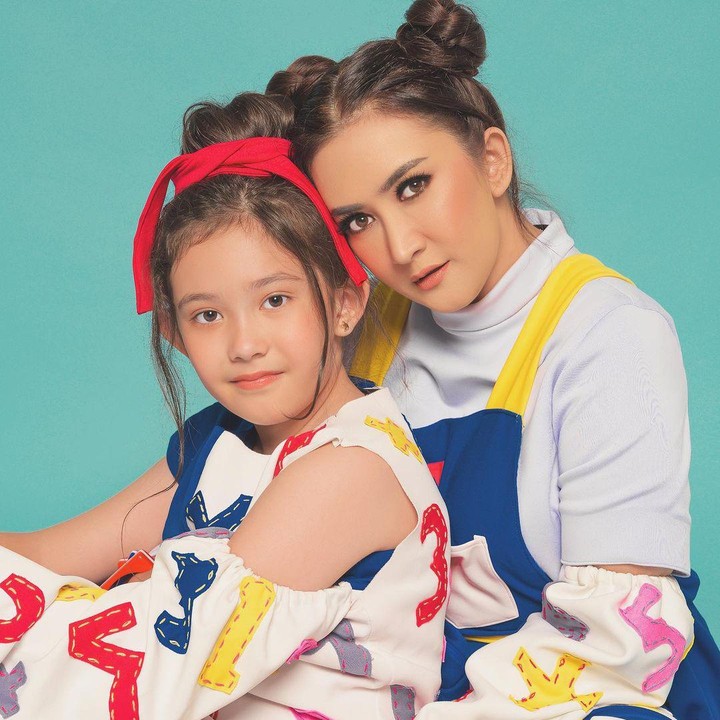 <p>Kita doakan semoga Nafa dan Mikaela selalu diberi kebahagian serta kesehatan ya, Bunda. Aamiin (Foto: Instagram @nafaurbach)</p>