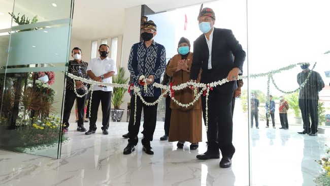 Kantor OJK di Mataram ini harus menjadi pusat sinergi OJK, pemda, Industri Jasa Keuangan, dan masyarakat untuk bersama membangun NTB.