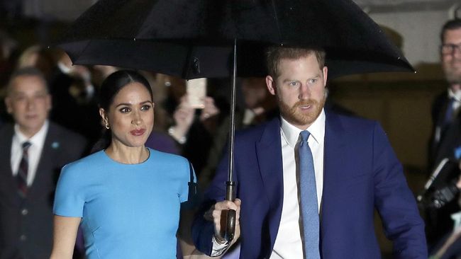 Hubungan Harry-Meghan dengan keluarga Kerajaan Inggris makin ruwet jelang penayangan wawancara Oprah.