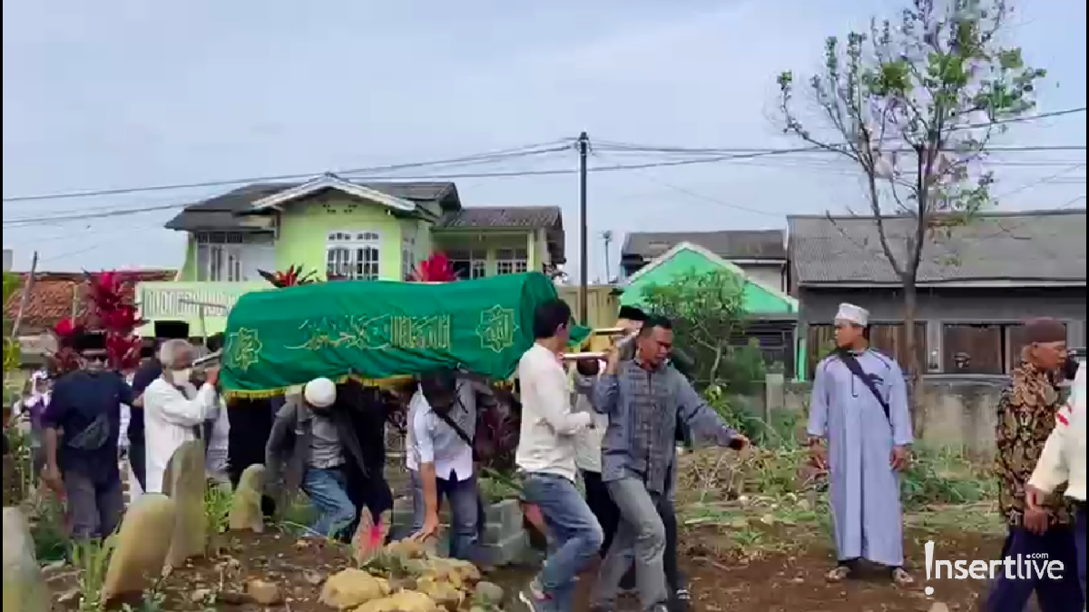 Pemakaman Gatot Brajamusti