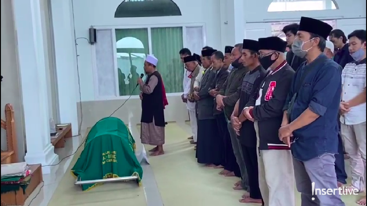 Pemakaman Gatot Brajamusti