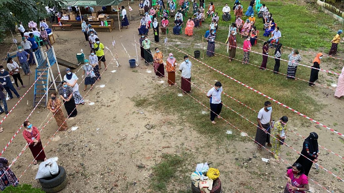 FOTO: Partai Suu Kyi Kembali Berkuasa di Pemilu Myanmar