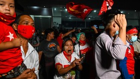 Suu Kyi Ditahan, Siaran TV-Telepon di Myanmar Terganggu