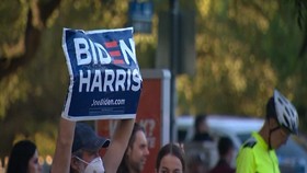 VIDEO: Pendukung Biden-Harris di Texas Rayakan Kemenangan