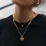 4 Perhiasan yang Bisa Dipakai dengan Pakaian Apapun