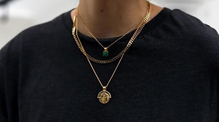 4 Perhiasan yang Bisa Dipakai dengan Pakaian Apapun