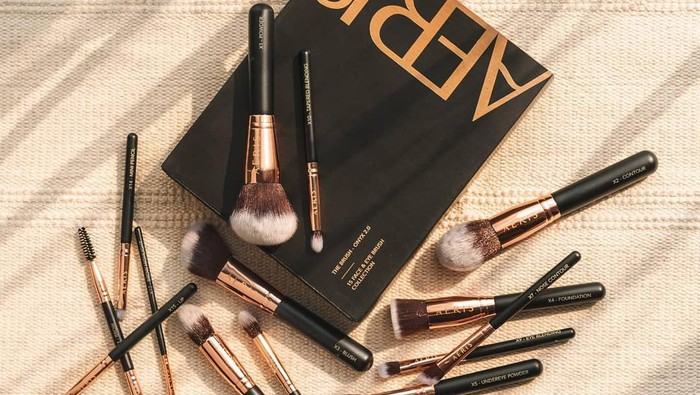 3 Rekomendasi Brush Makeup Satu Set untuk Pemula