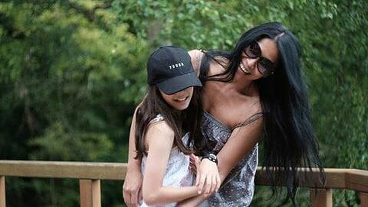 Anggun Cipta Sasmi dan Kirana Cipta Motana