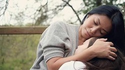 Potret Mesra Anggun Cipta Sasmi dan Kirana Cipta Montana