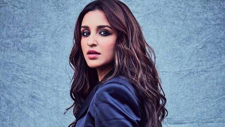 Artis Bollywood Cantik dan Pintar