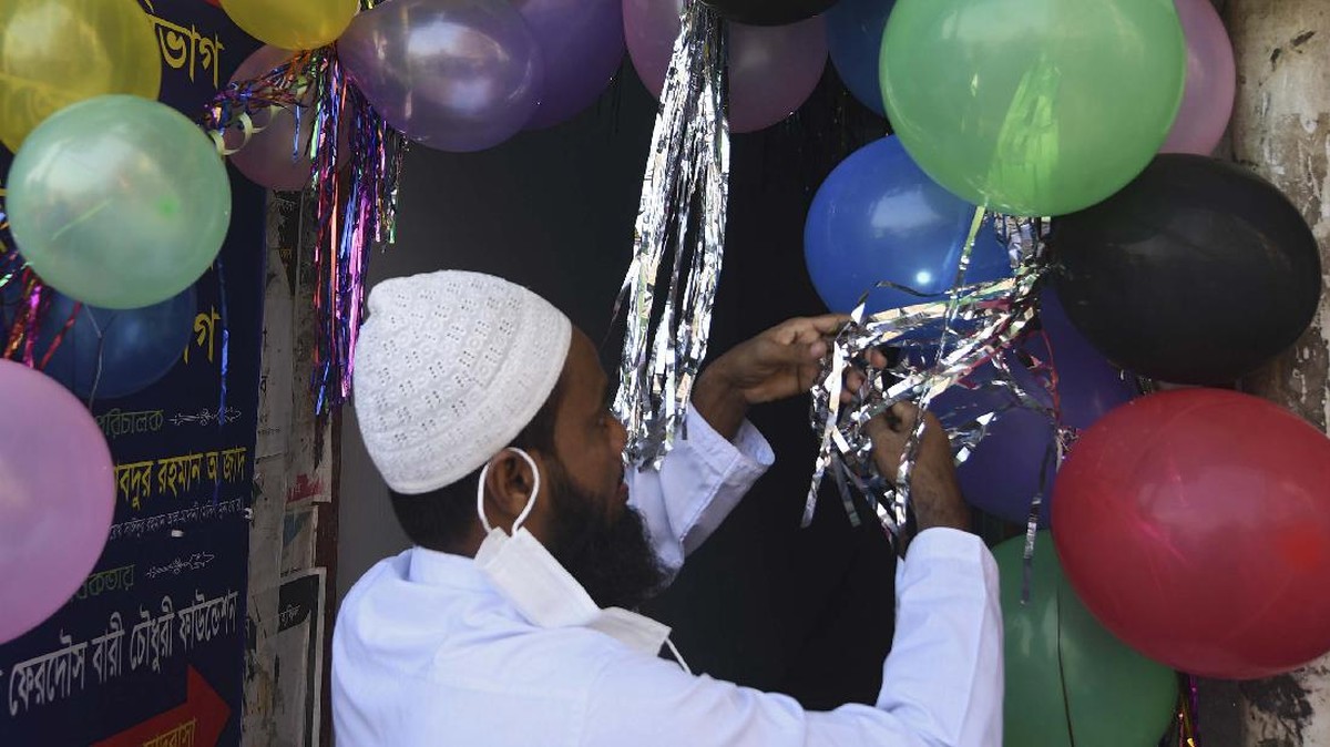 FOTO: Bangladesh Buka Pesantren Pertama untuk Transgender