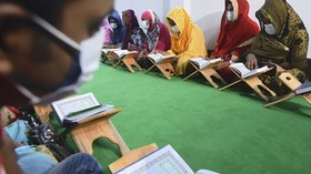 FOTO: Bangladesh Buka Pesantren Pertama untuk Transgender