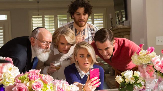 Bioskop Trans TV malam ini, Senin (10/11), akan menayangkan Dirty Grandpa (2016) pada pukul 21.30 WIB.
