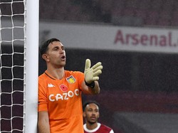 Langkah Maju Emiliano Martinez: Tinggalkan Arsenal dan Gabung Villa