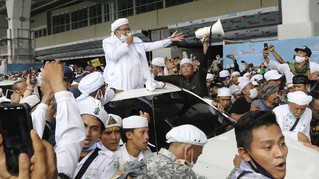 Kronologi Rizieq Tolak Tes Swab Hingga RS Ummi Dipolisikan Korbid Gakkum dan Pendisiplinan Satgas Covid-19 Kota Bogor memberikan penjelasan panjang lebar ihwal tes swab Rizieq Shihab hingga memolisikan RS Ummi Bogor.