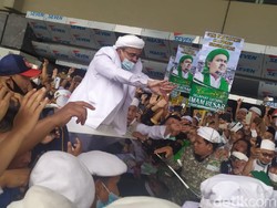 Sunroof, Fitur Mobil Favorit Habib Rizieq untuk Sapa Massa