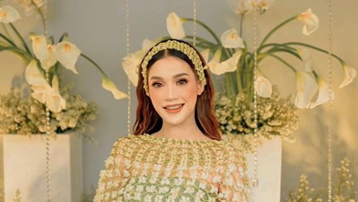 Riasan Flawless Influencer Laras Syerinita, dari Tunangan hingga Akad Nikah