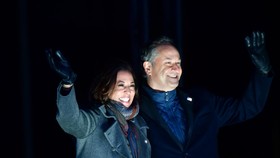 Douglas Emhoff, Suami Kamala Harris Calon 'Bapak Negara' AS