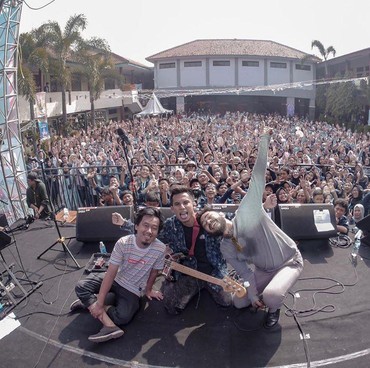 Lirik Lagu Merindu - Lyon