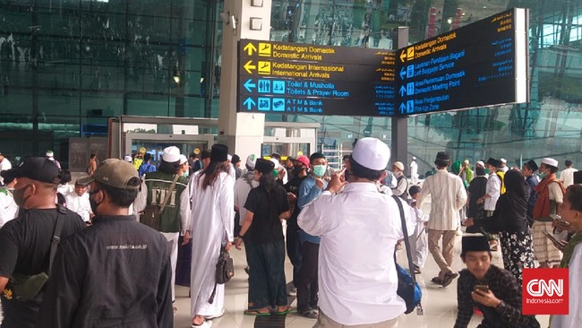 AP II menyebut maskapai mengonfirmasi bahwa penumpang bisa menjadwal ulang penerbangan terkait imbas kemacetan kepulangan Rizieq Shihab.