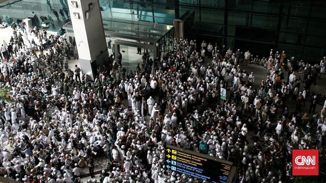 Bandara Soetta Rugi Rp16 Juta Akibat Kerumunan Rizieq Shihab Otoritas Bandara Soetta menyatakan rugi Rp16 juta akibat kerusakan saat kedatangan Rizieq Shihab ke Indonesia pada November 2020.