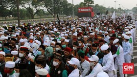Penyambut Rizieq Pingsan Akibat Berdesakan di Petamburan