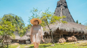 img-title Dikira Pakai Daster, Ternyata Baju Nagita Slavina Seharga Motor