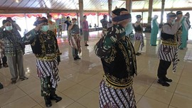 FOTO: Peringatan Hari Pahlawan di Tengah Pandemi Covid-19