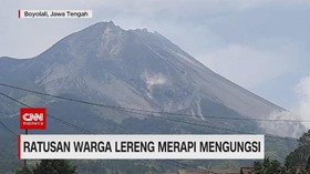 VIDEO: Ratusan Warga Lereng Merapi Mengungsi
