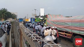 Kendaraan Bandara Soetta Mulai Bergerak, Arah Jakarta Macet
