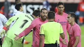 Jersey Pink Real Madrid Bawa Sial