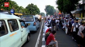 VIDEO: Massa FPI di Petamburan, Akses Ke RS Pelni Terhambat