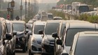 VIDEO: Tol Bandara Lumpuh, Penumpang Pesawat Jalan Kaki 7 Km