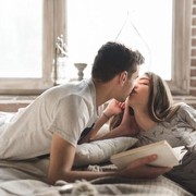 4 Manfaat Ciuman di Pagi Hari, Bisa Bikin Bahagia Hingga Menyehatkan Jantung!
