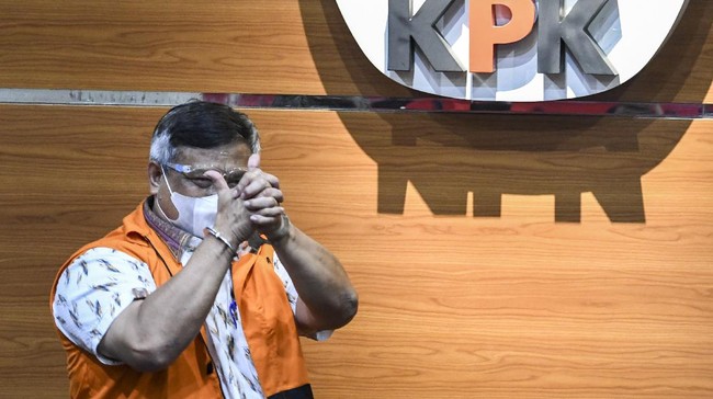 Eks Bupati Labura, Sumut, Khairuddin Syah Sitorus divonis 1 tahun 6 bulan penjara usai terbukti menyuap pejabat Kemenkeu hingga politikus PPP.