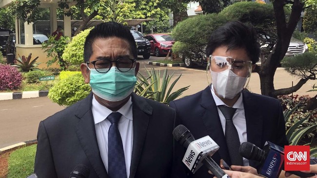 Pengacara kawakan Henry Yosodiningrat mengakui juga akan mendampingi Brigjen Hendra Kurniawan dalam kasus obstruction of justice pembunuhan Yosua.