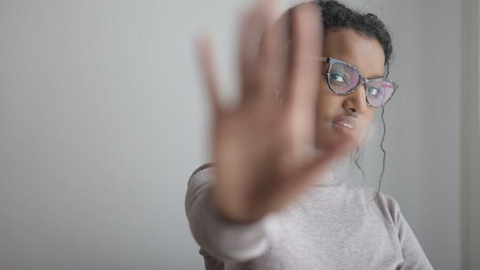 Hilangkan Rasa Enggak Enakan Kamu dengan Cara ini