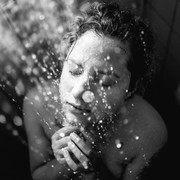 Jangan Membersihkan Wajah Saat Mandi, Kenapa?