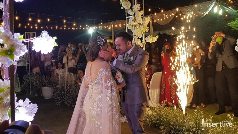 Resepsi pernikahan Jenita Janet dan Danu Sofwan