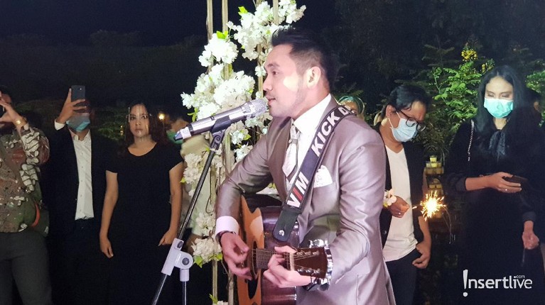 Resepsi pernikahan Jenita Janet dan Danu Sofwan
