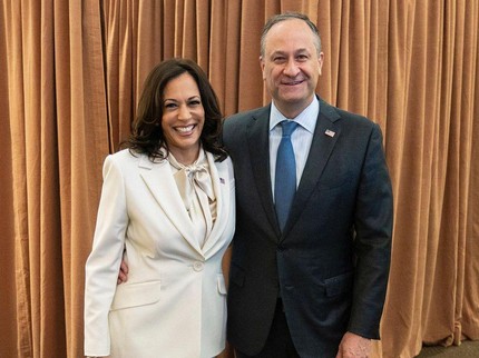 Bongkar Masa Lalu dengan Suami, Kamala Harris: Kami Dijebak dalam Kencan Buta