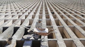 FOTO: Krisis Lahan Pemakaman Covid-19 di Iran