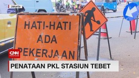 VIDEO: Penataan PKL di Stasiun Tebet