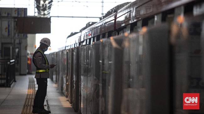 FOTO: Lintasan LRT Jabodebek Sudah Tersambung Penuh